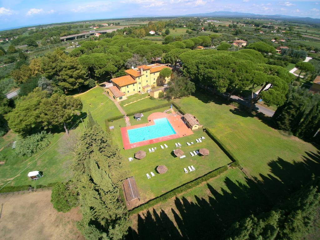 Hotel Bambolo Castagneto Carducci Bagian luar foto