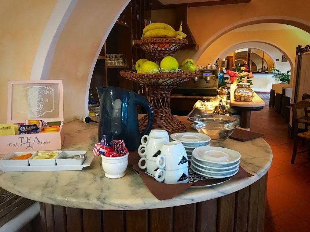 Hotel Bambolo Castagneto Carducci Bagian luar foto