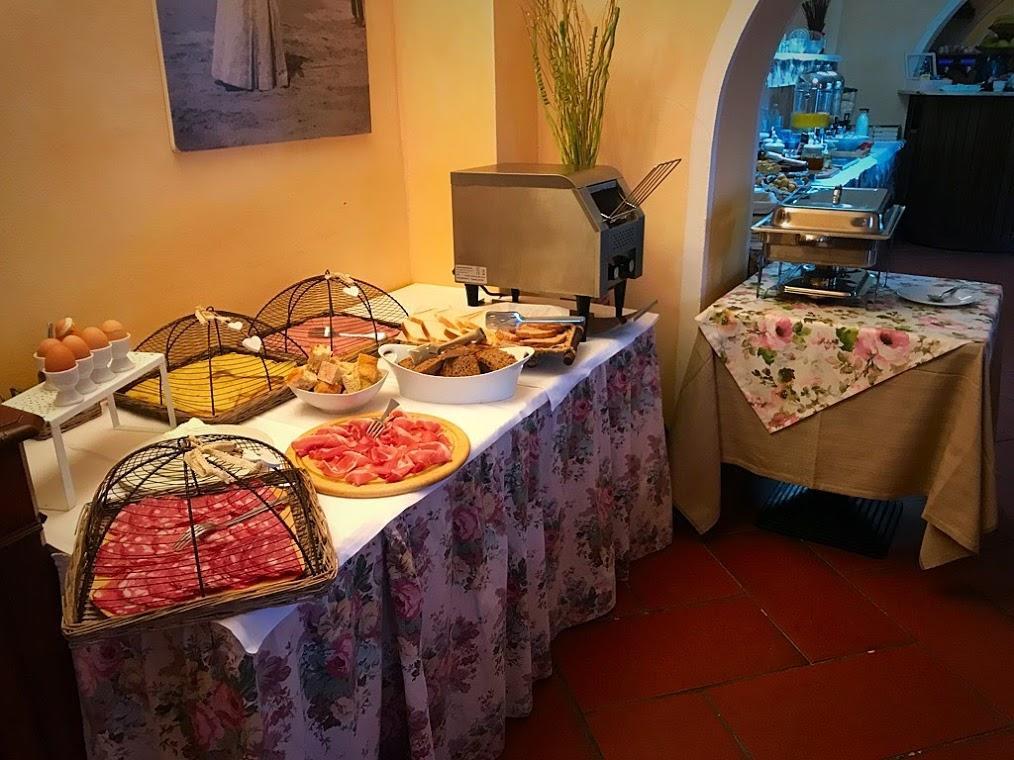 Hotel Bambolo Castagneto Carducci Bagian luar foto