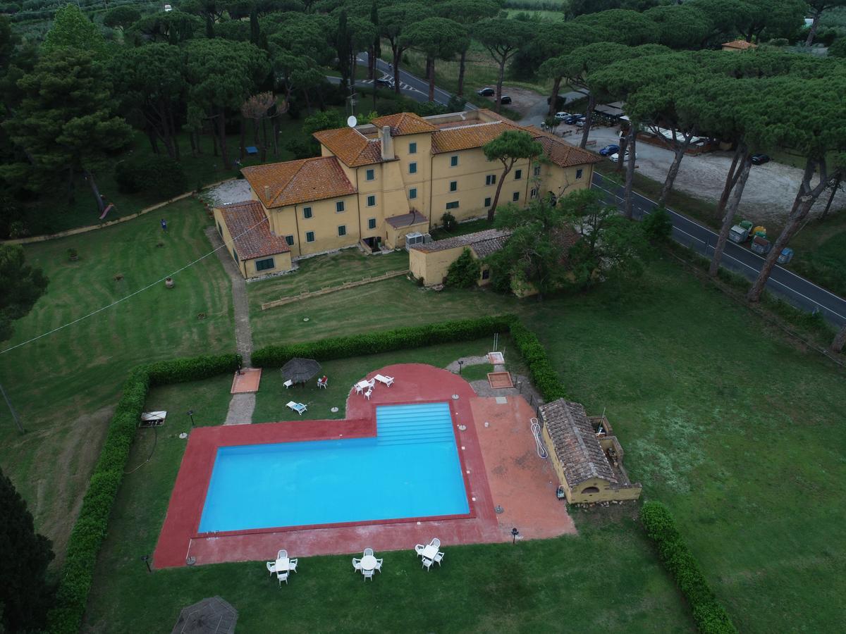 Hotel Bambolo Castagneto Carducci Bagian luar foto